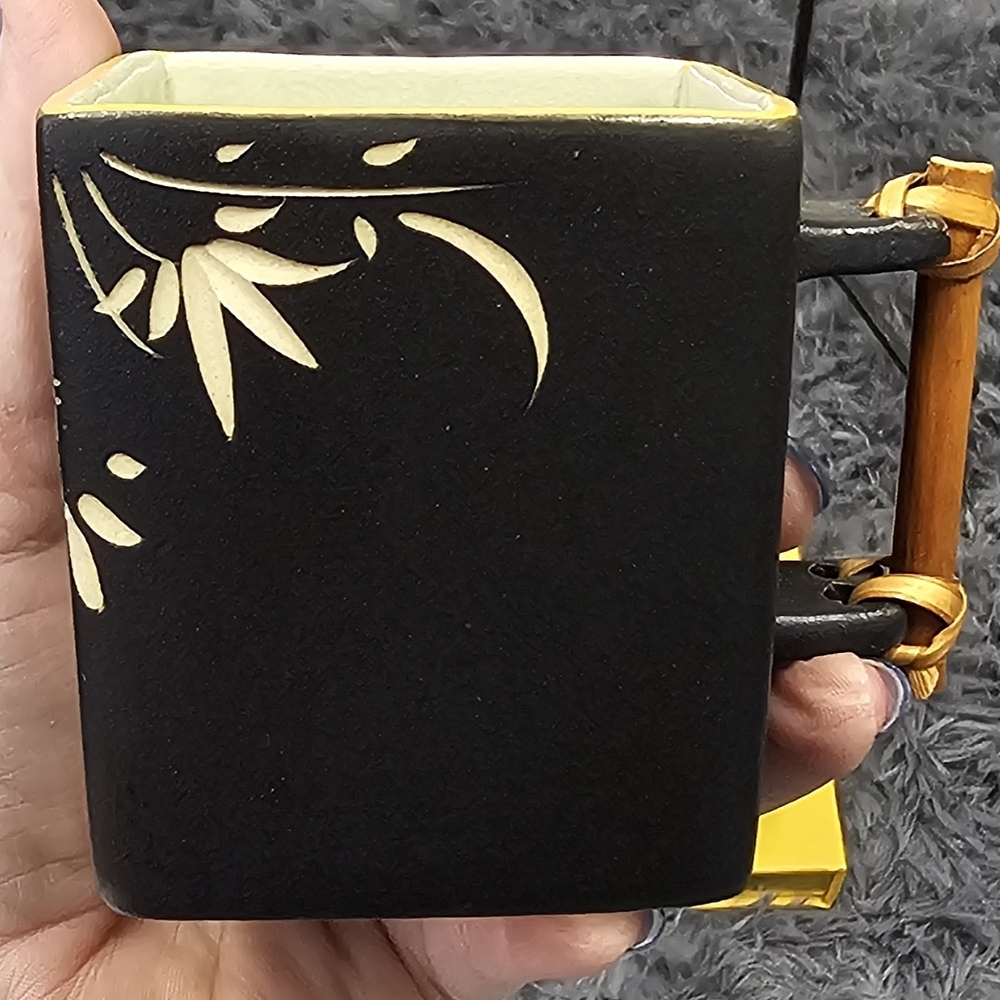 Square Black and Gold Bamboo Handle Mugs. Set Of 3